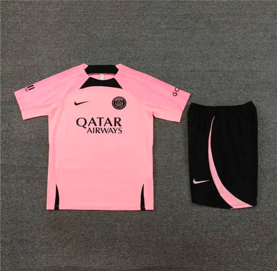 Maillot Ensemble PSG Rose Qatar Airways